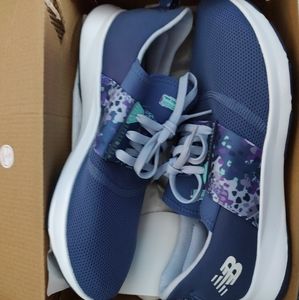 Women's New Balance sneakers